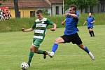 Fotbalisté Kamenice nad Lipou (v zelenobílém) mají nakročeno k tomu, aby v příštím ročníku nastupovali v nejvyšší krajské soutěži.