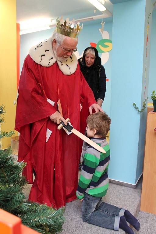 Pasování prvňáčků na čtenáře v pelhřimovské knihovně