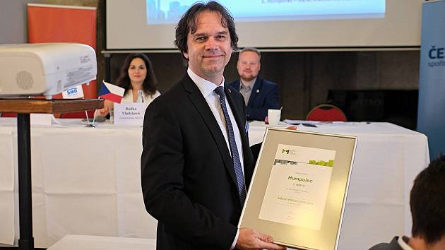 Karel Kratochvíl přebíral ocenění za prvenství ve srovnávacím výzkumu Město pro byznys jako starosta Humpolce poprvé.