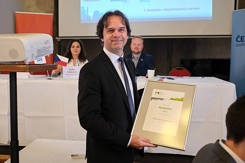 Karel Kratochvíl přebíral ocenění za prvenství ve srovnávacím výzkumu Město pro byznys jako starosta Humpolce poprvé.