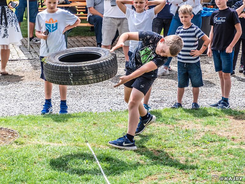 Sraz amerik a veteránů v zámeckém parku v Pacově