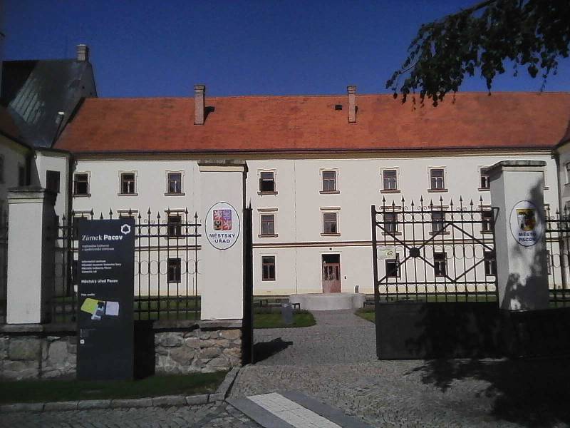 Pacovský zámek v sobě ukrývá i Muzeum Antonína Sovy od 30. let 20. stol