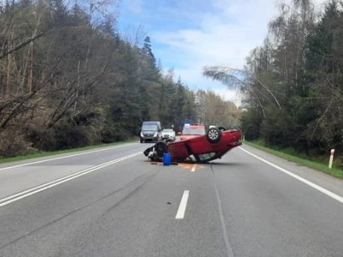 Nehoda na silnici první třídy v katastru obce Mladé Bříště. Foto: poskytla PČR