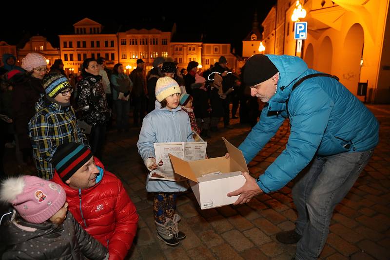 Koledy zněly i v Pelhřimově na Masarykově náměstí.