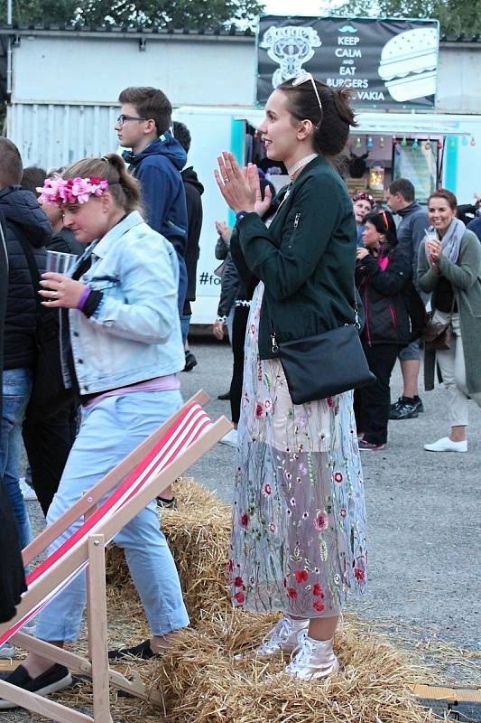 V areálu autobusového nádraží v Počátkách se během uplynulé soboty uskutečnil druhý ročník netradičního Open Air festivalu Design piknik.