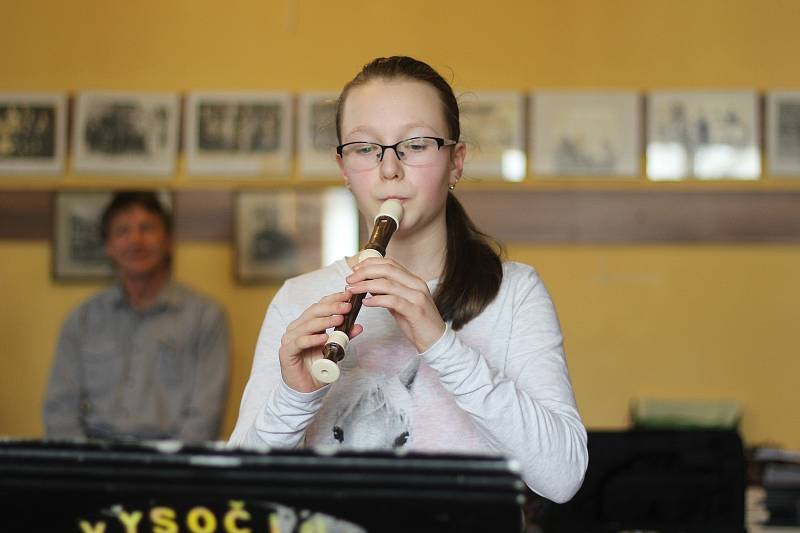 Oslavy MDŽ a soutěž o nejlepší slanou roládu v Kynicích