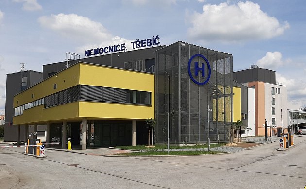 Nemocnice Třebíč. Přístavba a rekonstrukce operačních sálů a vstupního traktu.