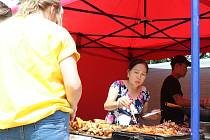 Street Food Festival v Pelhřimově nabídl bohatý mix chutí. Navštívily ho stovky lidí.