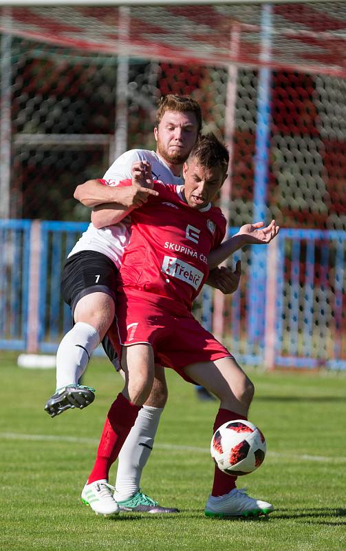 Utkání krajského přeboru mezi HFK Třebíč a FK Pelhřimov.