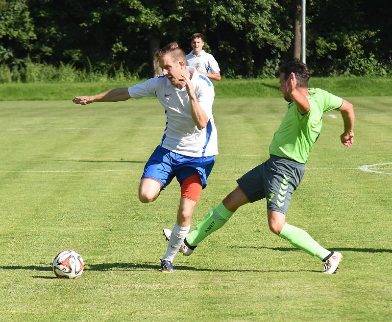 Fotbalové utkání krajského přeboru Žirovnice - Náměšť nad Oslavou skončilo vítězstvím hostů v poměru 6:2.