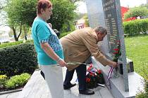 Na řadě míst Pelhřimovska si v těchto dnech pamětníci, ale také představitelé radnic nebo politických stran připomínají konec druhé světové války.