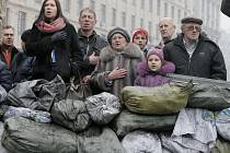 Krize na Ukrajině trvá už od podzimu. Demonstrati protestují proti vládě, která odmítla podepsat asociační dohodu s EU. 
