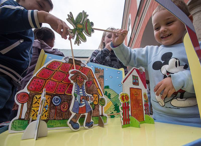 13. ročník Hračkobraní - festivalu hraček z přírodního materiálu v Kamenici nad Lipou.