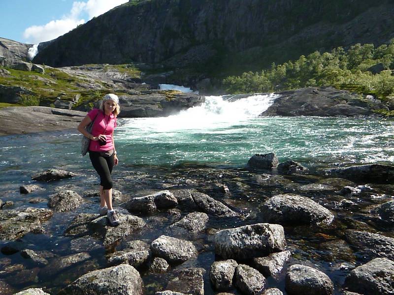 Milovníci přírody a turistiky Josef Směták a Lucie Kučerová procestovali Norsko stopem. 
