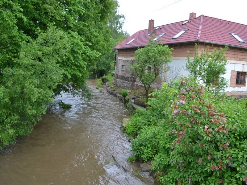 I v řece v Kletečné teklo více vody. 