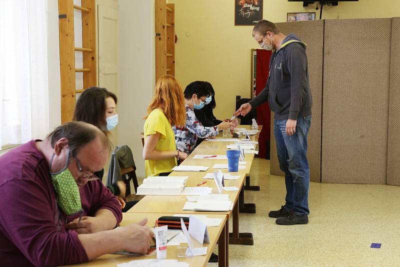 Druhé kolo senátních voleb v Kamenici nad Lipou