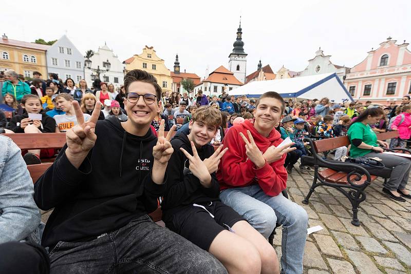 Beethovenovu Ódu na radost zazpívalo v Pelhřimově 2182 dětí.