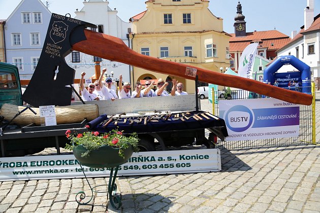 2015 – Pavel Šín s řemeslníky z Konice představil šestimetrovou tesařskou sekyru o hmotnosti 610 kilogramů.