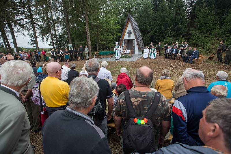 Vysvěcení zcela nové lesní kaple svatého Huberta ve Výklanticích na Pelhřimovsku.