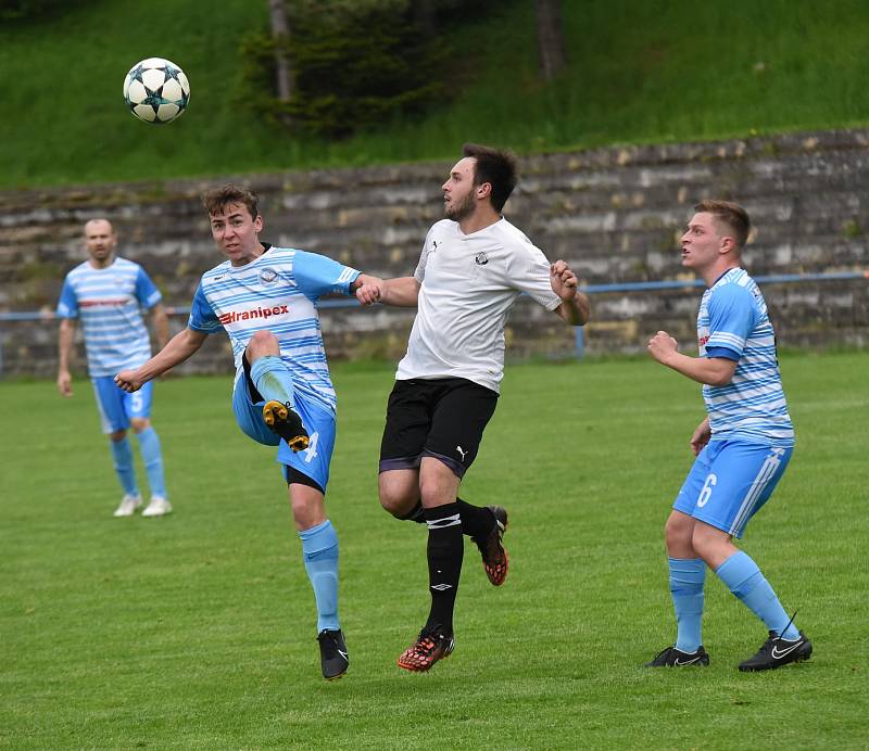 Fotbalisté Pelhřimova vyhráli v derby v Humpolci 2:0.