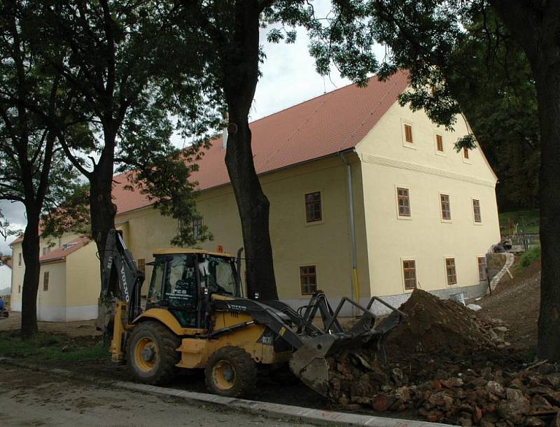 Zámecký pivovar v Žirovnici je téměř zrekonstruován. Zbývá upravit terén, vymalovat a několik dalších prací