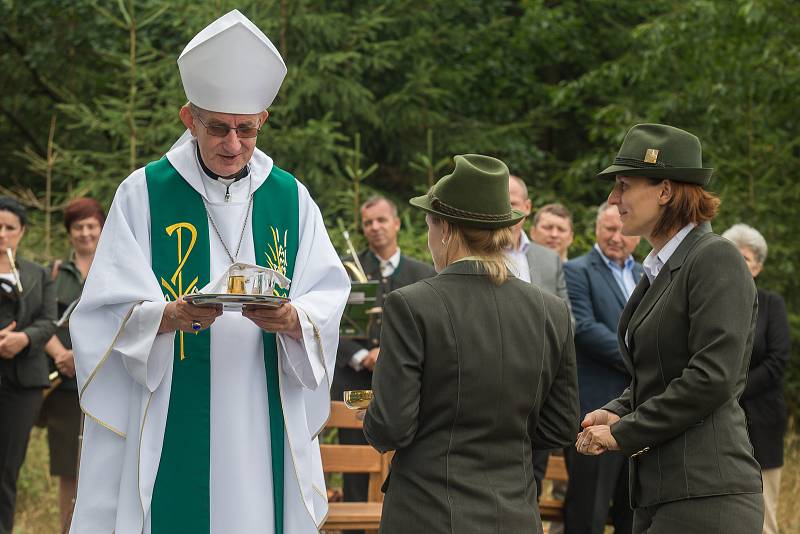 Vysvěcení zcela nové lesní kaple svatého Huberta ve Výklanticích na Pelhřimovsku.
