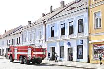 V úterý v jednom z domů v Palackého ulici v Pelhřimově hořelo.