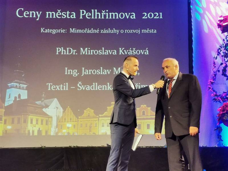 Jelikož v Kulturním domě Máj bylo dočasně zřízeno očkovací centrum, uskutečnilo se předání Cen města Pelhřimova v Městském divadle Lubomíra Lipského.