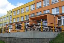 Škola Na Pražské v Pelhřimově má přeplněné třídy.