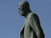 Humpolecký T. G. Masaryk musel za osm desetiletí vydržet řadu zásahů.