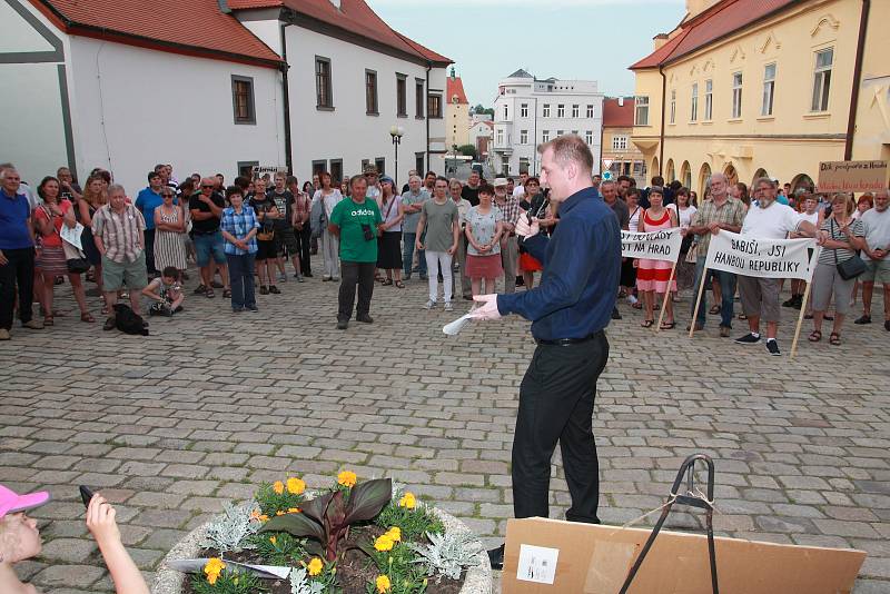 Demonstrace v úterý 11. června v Pelhřimově.