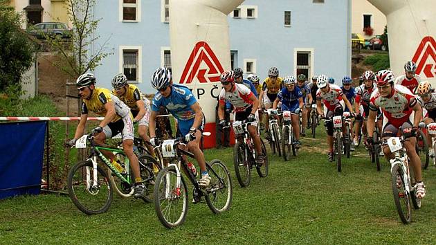 Profesionální i amatérští cyklisté se na start Rynárecké bejkovny postaví již počtvrté.