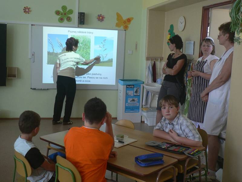 Velká sláva se konala od uplynulého čtvrtka až do soboty v Základní škole v Černovicích. Tamní zařízení totiž oslavilo krásných šedesát let od zahájení své činnosti.