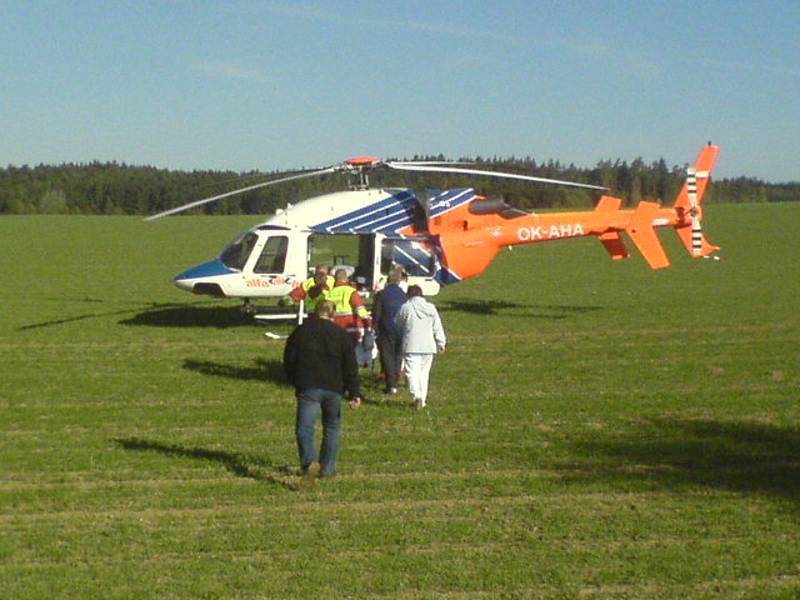 Zdravotnický zásah u nehody Lukáše Žáčka, která se stala 7. května 2008.