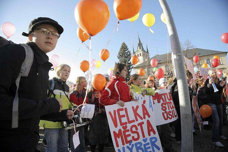 Demonstrace studentů Gymnázia Dr. Aleše Hrdičky