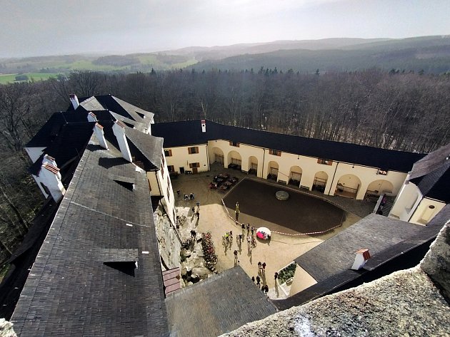 Saharský prach omezil výkon fotovoltaik i na několik dní, většinu už omyl déšť