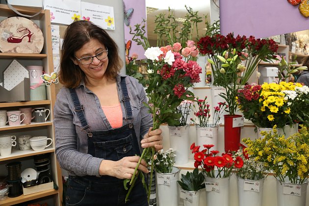 Marie Burešová z Těmic pracuje v Kamenici nad Lipou.