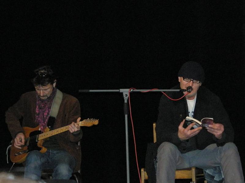 Na Jirouse zavzpomínala také skupina DG 307 (vpravo frontman Pavel Zajíček).