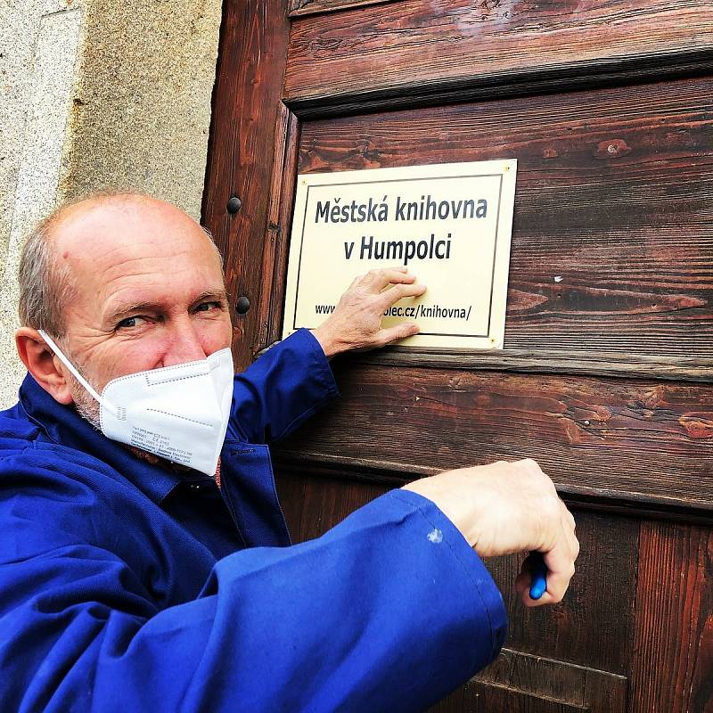 Knihovna v Humpolci oslavila 7. května sté výročí od svého založí. Jako dárek získala nově jméno po Jiřině Zábranové. Foto: se souhlasem Knihovny Jiřiny Zábranové