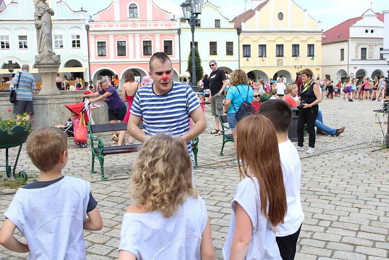 Akce Region tančí odstartovala na Masarykově náměstí v Pelhřimově.