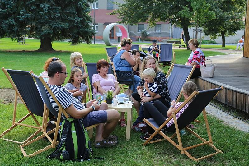 Do humpolecké Stromovky mířili malí i velcí za tancem.