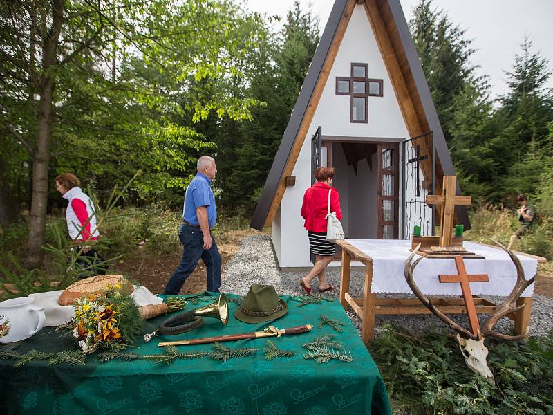 Vysvěcení zcela nové lesní kaple svatého Huberta ve Výklanticích na Pelhřimovsku.