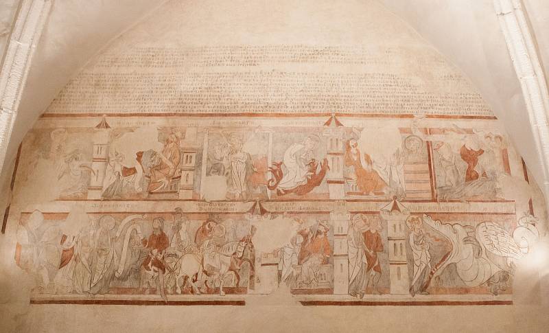 Sál s unikátní freskovou výzdobou datovanou před rokem 1300 mohou obdivovat návštěvníci velkomeziříčského zámku.