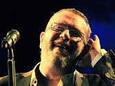Zpěvák Richard Müller má v pátek koncert na Pelhřimovsku. Do Božejova pozval zpěváka tamní farář a bývalý novinář Karol Lovaš. 