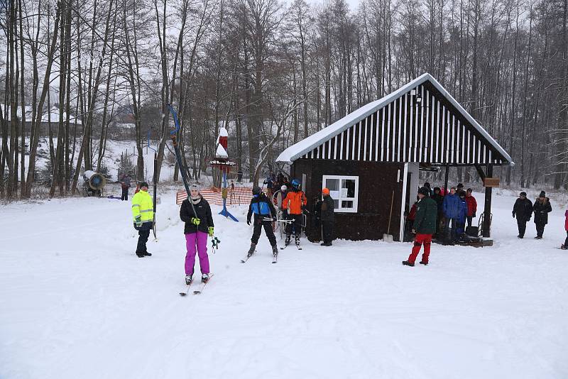 Začátek lyžařské sezony v Křešíně.