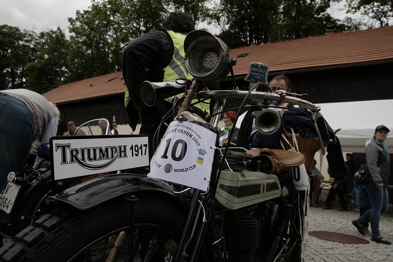 Pacov a okolí patřily v sobotu historickým motocyklům.