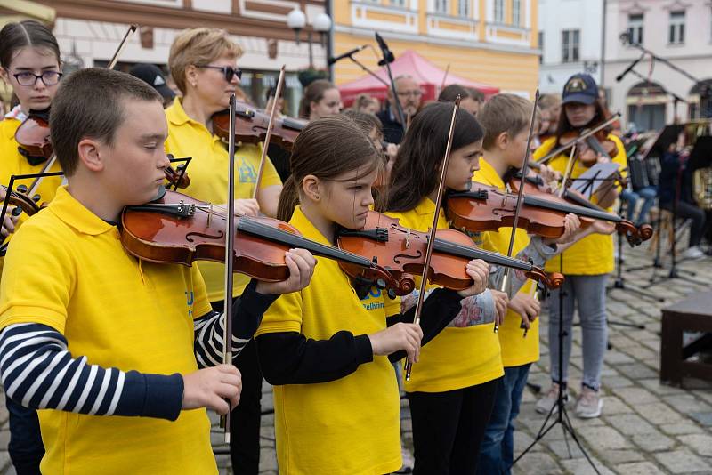 Beethovenovu Ódu na radost zazpívalo v Pelhřimově 2182 dětí.