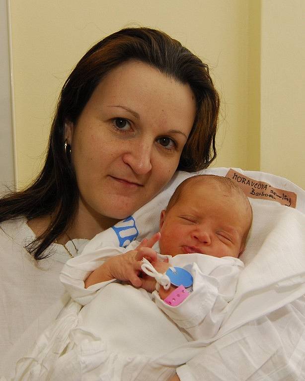 Barbora Moravcová z Čejova se narodila 25. března 2008, 3500 g, 50 cm.