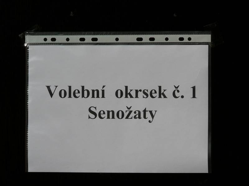 Svůj hlas do volební urny vhodila v pátek odpoledne v doprovodu svých rodičů i devatenáctiletá Michaela Ošťádalová ze Senožat. 