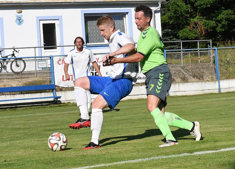 Fotbalové utkání krajského přeboru Žirovnice - Náměšť nad Oslavou skončilo vítězstvím hostů v poměru 6:2.